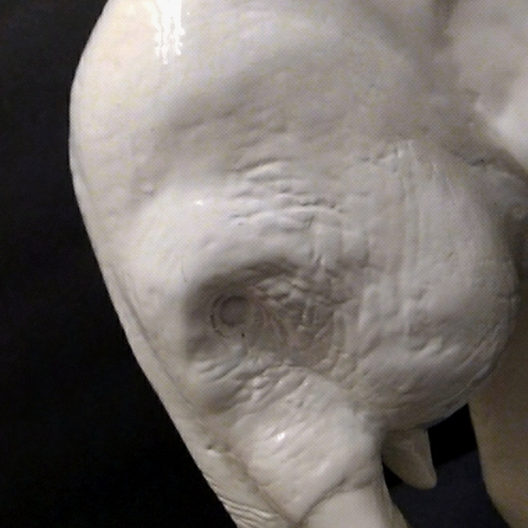 Large Elephant Sculpture Vintage Hand Crafted / Hand Etched / Hand Sculpted - Picture 12 of 16